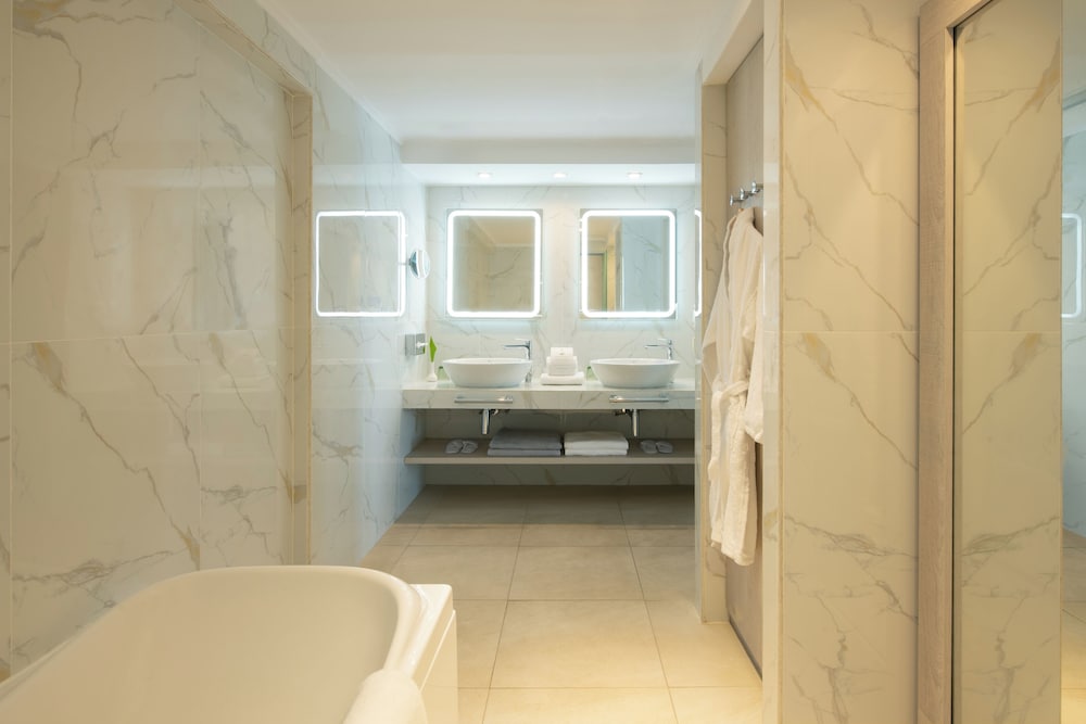 Mitsis Royal Mare — Hotel rooms in Hersonissos