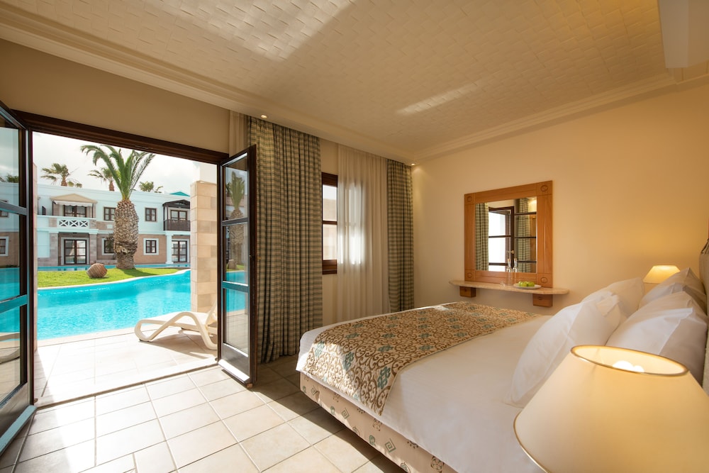 Mitsis Royal Mare — Hotel rooms in Hersonissos