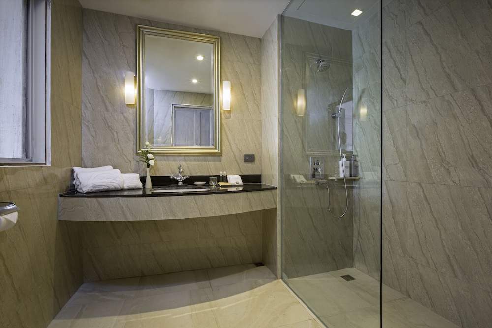 Aonang Villa Resort l Lifestyle Beachfront Resort — Hotel rooms in Ao Nang, Krabi