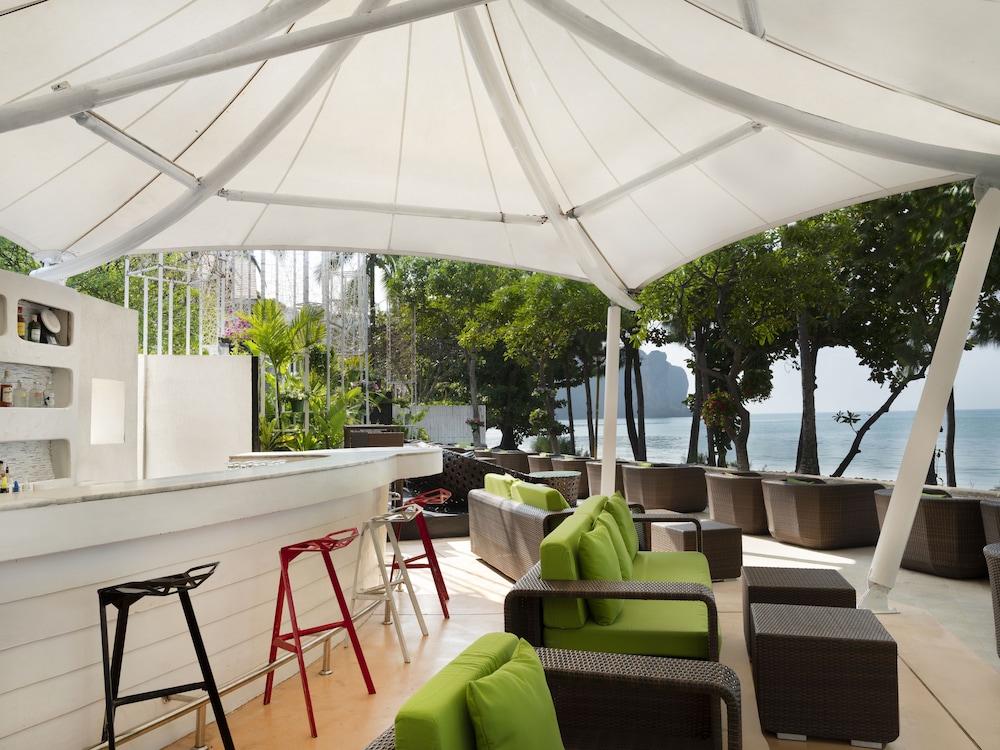 Aonang Villa Resort l Lifestyle Beachfront Resort — Restaurant & bars in Ao Nang, Krabi
