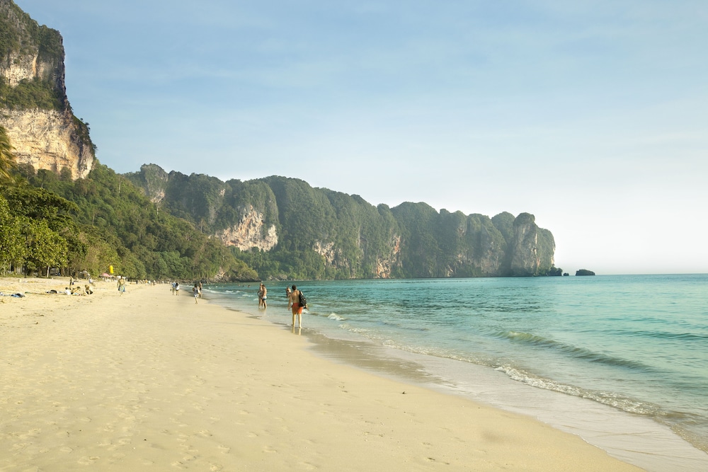 Aonang Villa Resort l Lifestyle Beachfront Resort — Beach in Ao Nang, Krabi