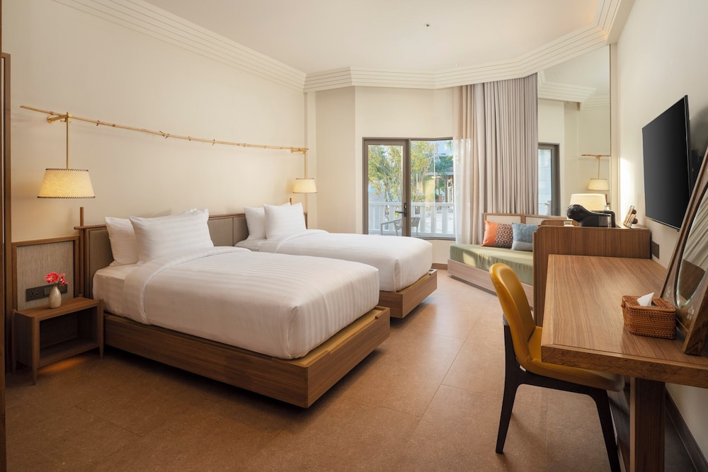Aonang Villa Resort l Lifestyle Beachfront Resort — Hotel rooms in Ao Nang, Krabi