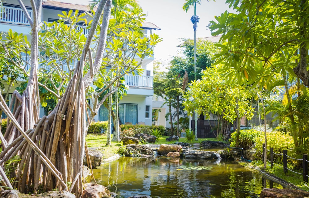 Aonang Villa Resort l Lifestyle Beachfront Resort — Hotel building in Ao Nang, Krabi