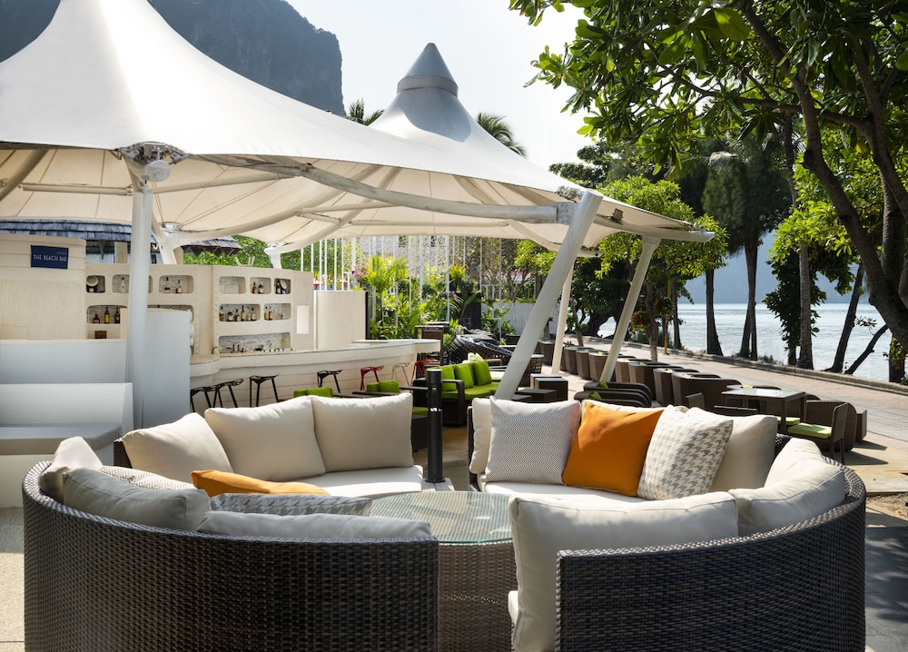 Aonang Villa Resort l Lifestyle Beachfront Resort — Restaurant & bars in Ao Nang, Krabi