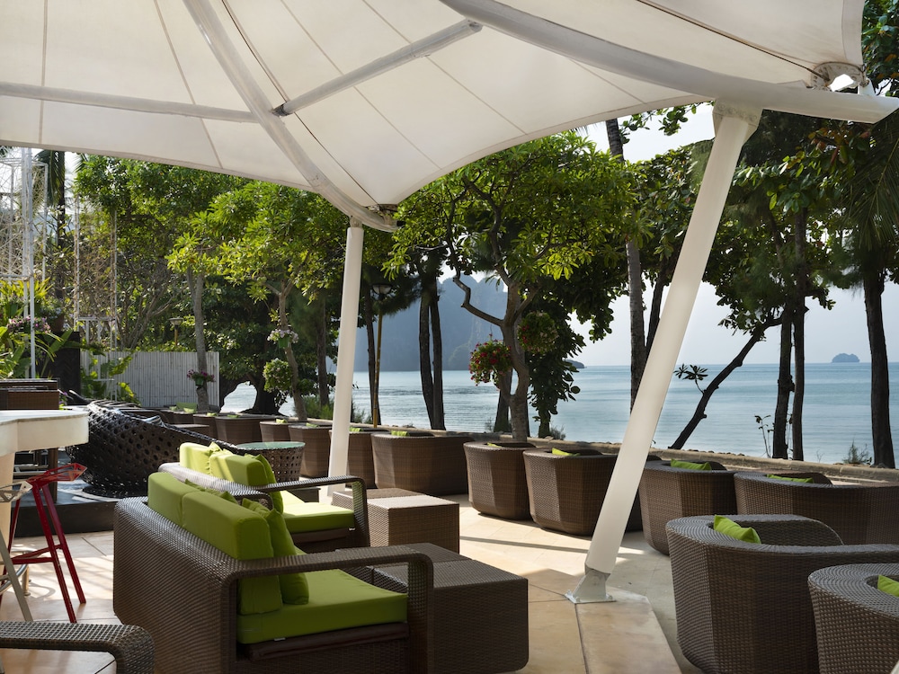 Aonang Villa Resort l Lifestyle Beachfront Resort — Restaurant & bars in Ao Nang, Krabi