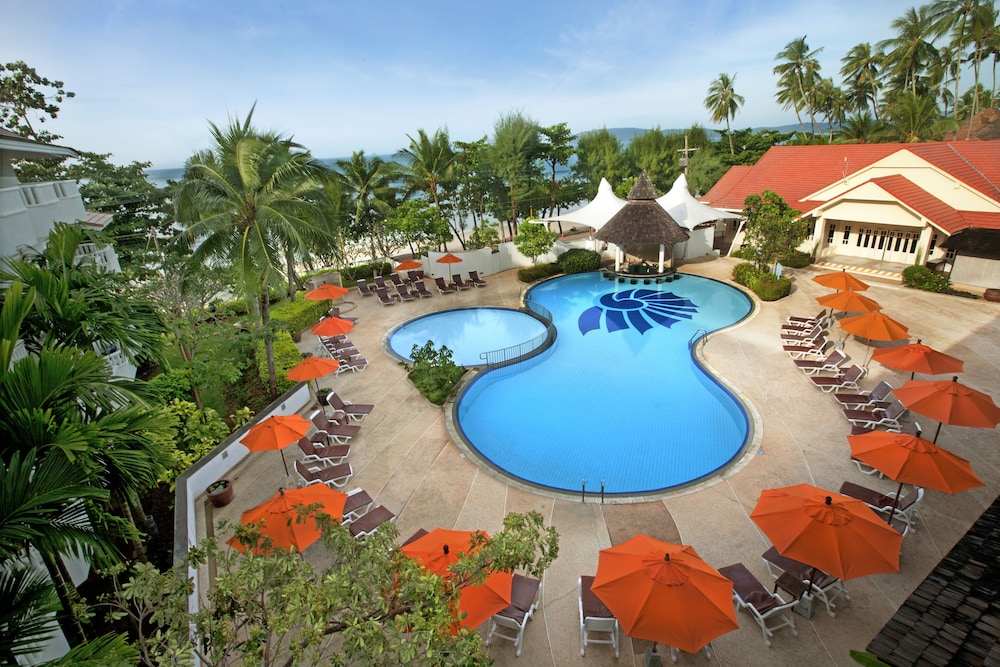 Aonang Villa Resort l Lifestyle Beachfront Resort — Swimming pool in Ao Nang, Krabi