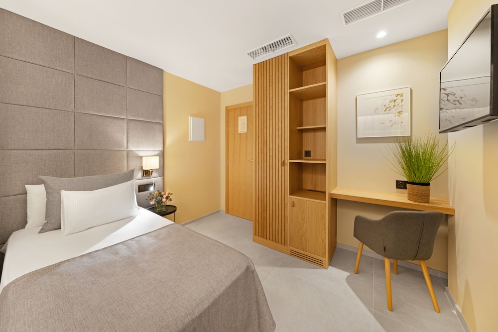 Hotel Almudaina — Hotel rooms in Palma de Mallorca, Balearic Islands