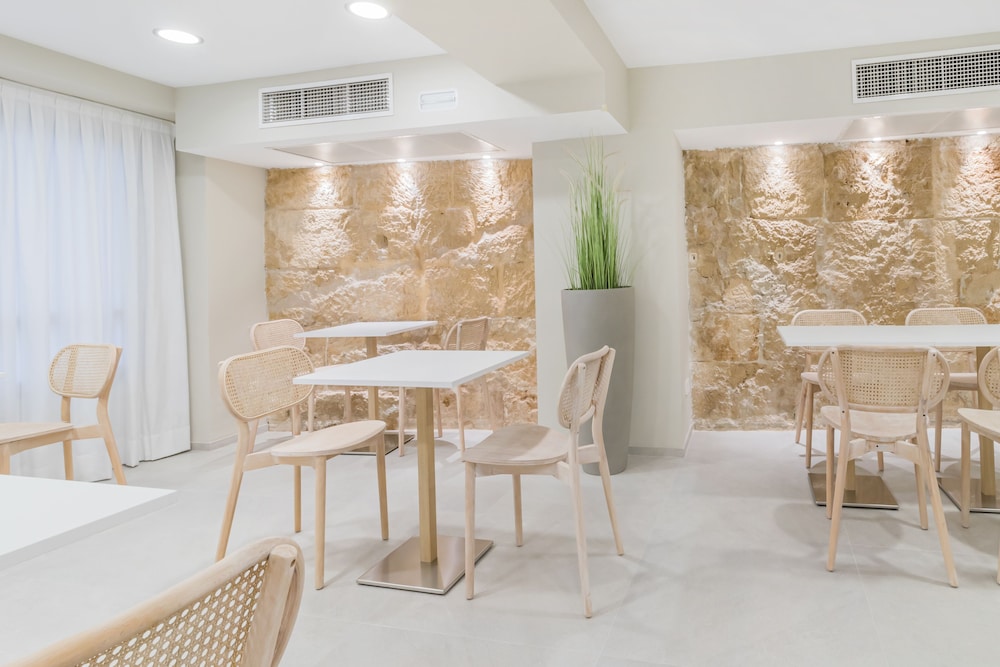 Hotel Almudaina — Restaurant & bars in Palma de Mallorca, Balearic Islands