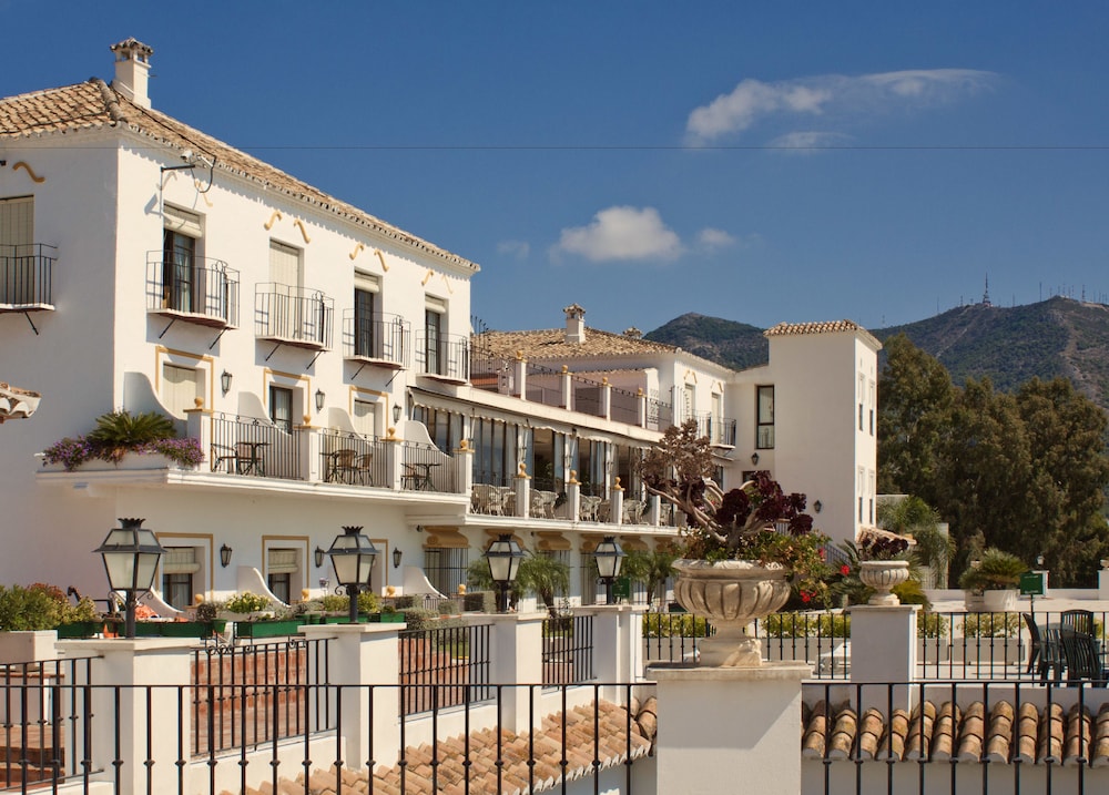 TRH Mijas — Hotel building in Mijas, Andalusia