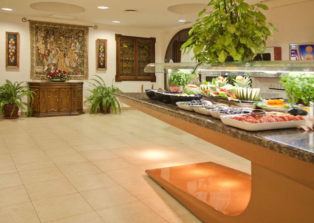 TRH Mijas — Restaurant & bars in Mijas, Andalusia
