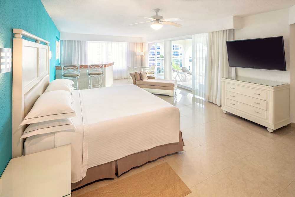 Occidental Costa Cancún All Inclusive — Hotel rooms in Cancun, Quintana Roo