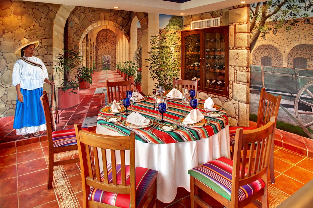 Occidental Costa Cancún All Inclusive — Restaurant & bars in Cancun, Quintana Roo