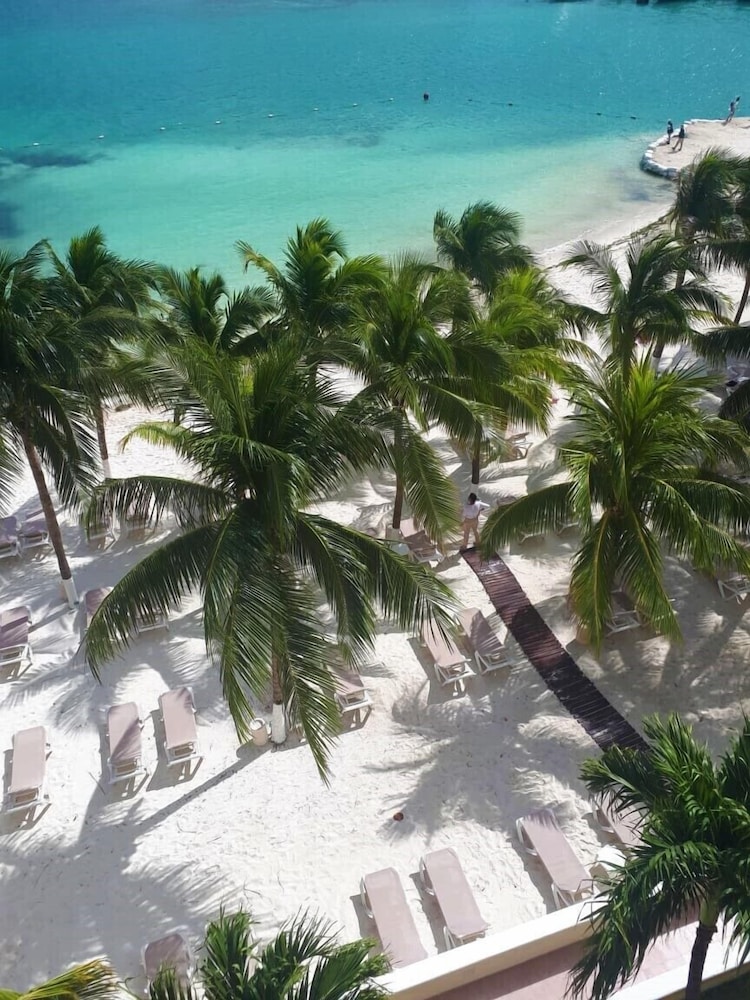 Occidental Costa Cancún All Inclusive — Beach in Cancun, Quintana Roo
