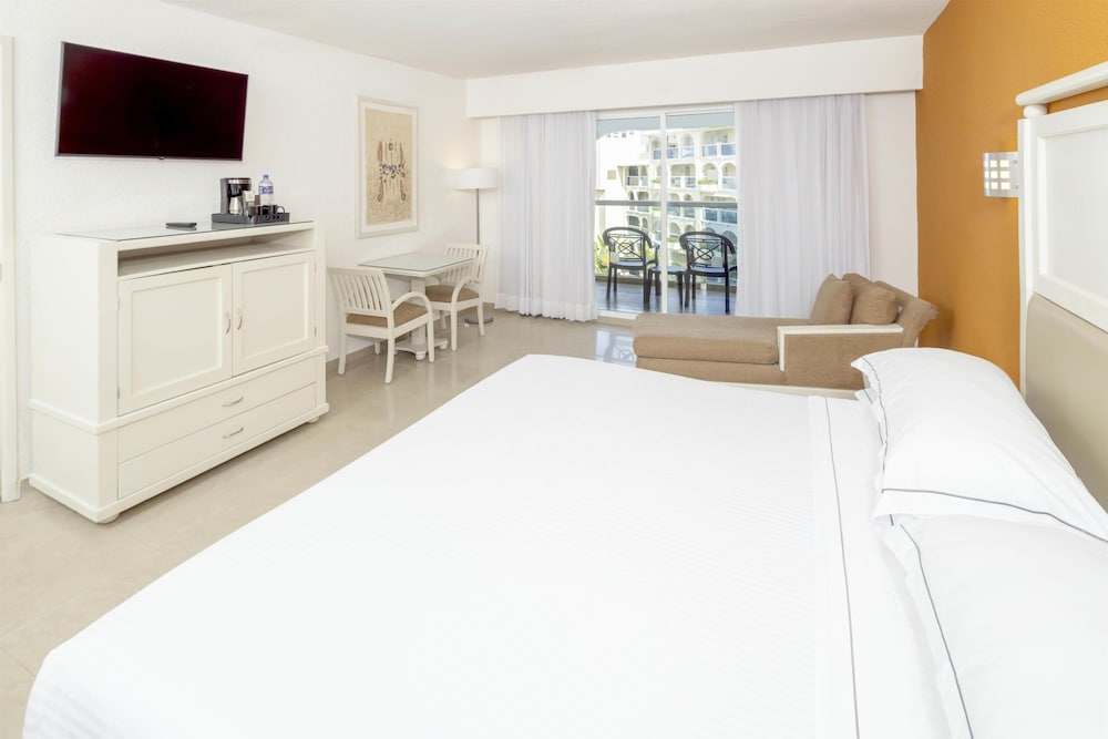Occidental Costa Cancún All Inclusive — Hotel rooms in Cancun, Quintana Roo