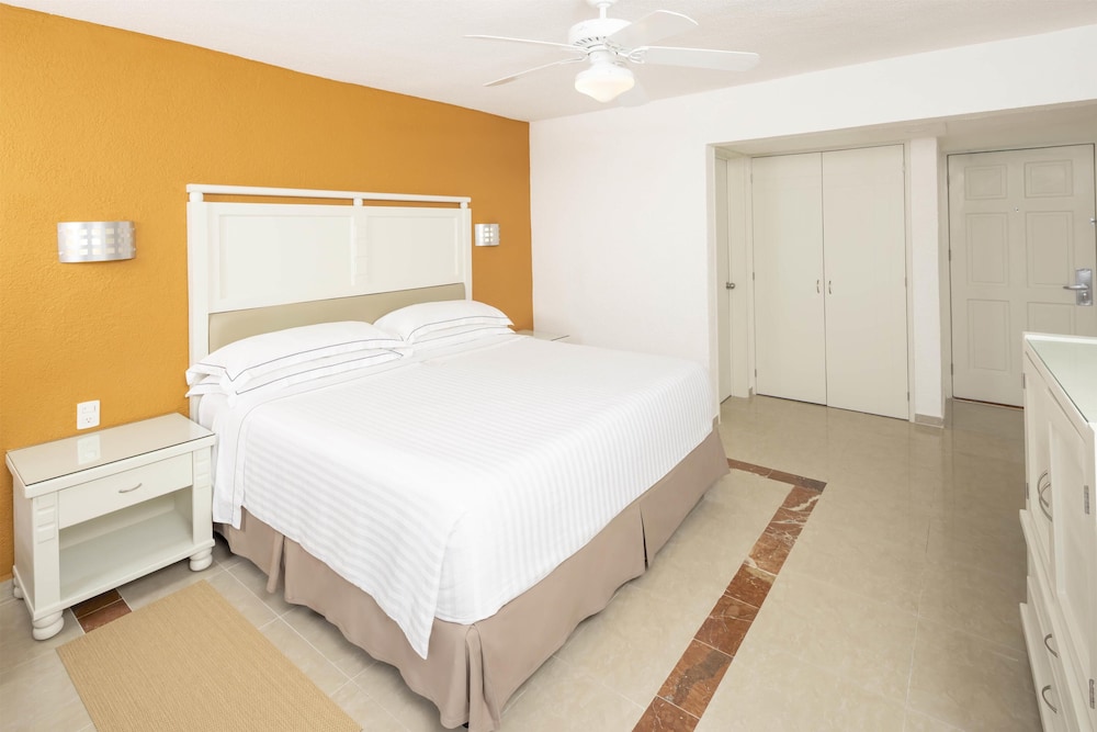Occidental Costa Cancún All Inclusive — Hotel rooms in Cancun, Quintana Roo