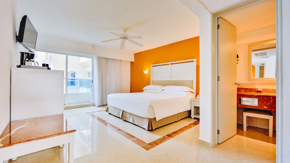 Occidental Costa Cancún All Inclusive — Hotel rooms in Cancun, Quintana Roo