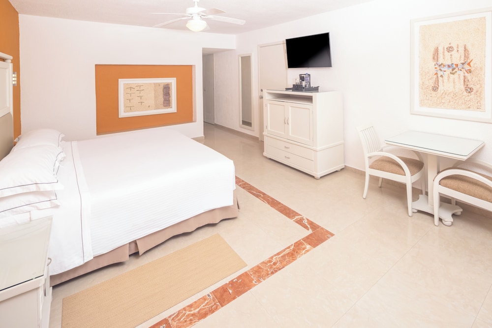 Occidental Costa Cancún All Inclusive — Hotel rooms in Cancun, Quintana Roo