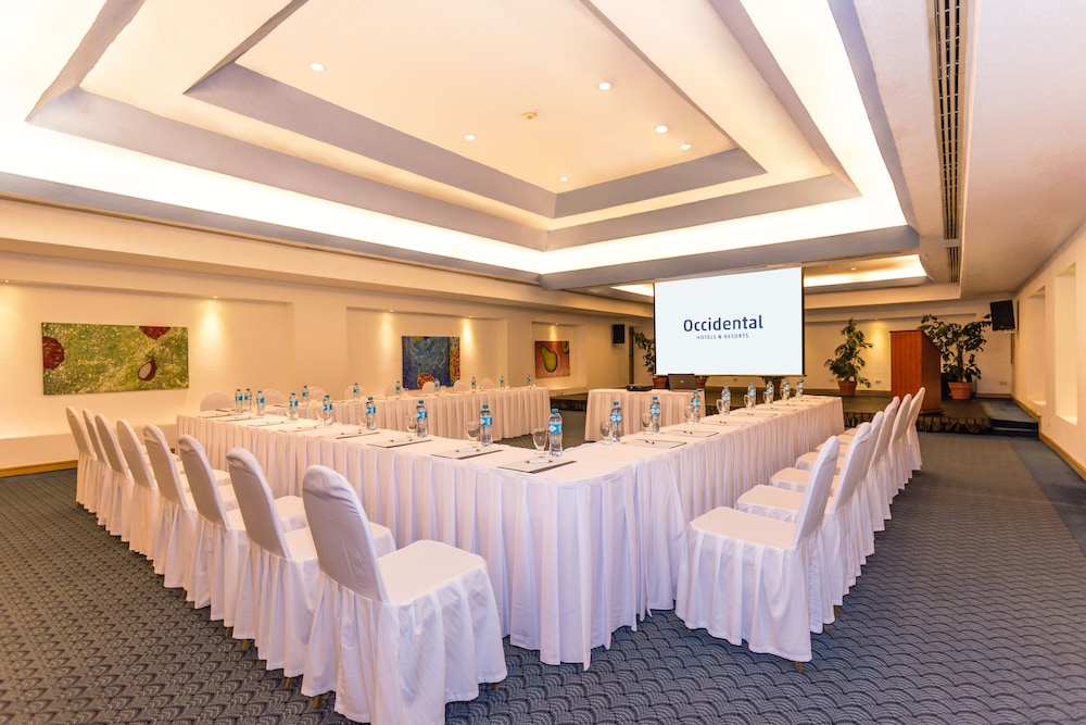 Occidental Costa Cancún All Inclusive — Hotel building in Cancun, Quintana Roo
