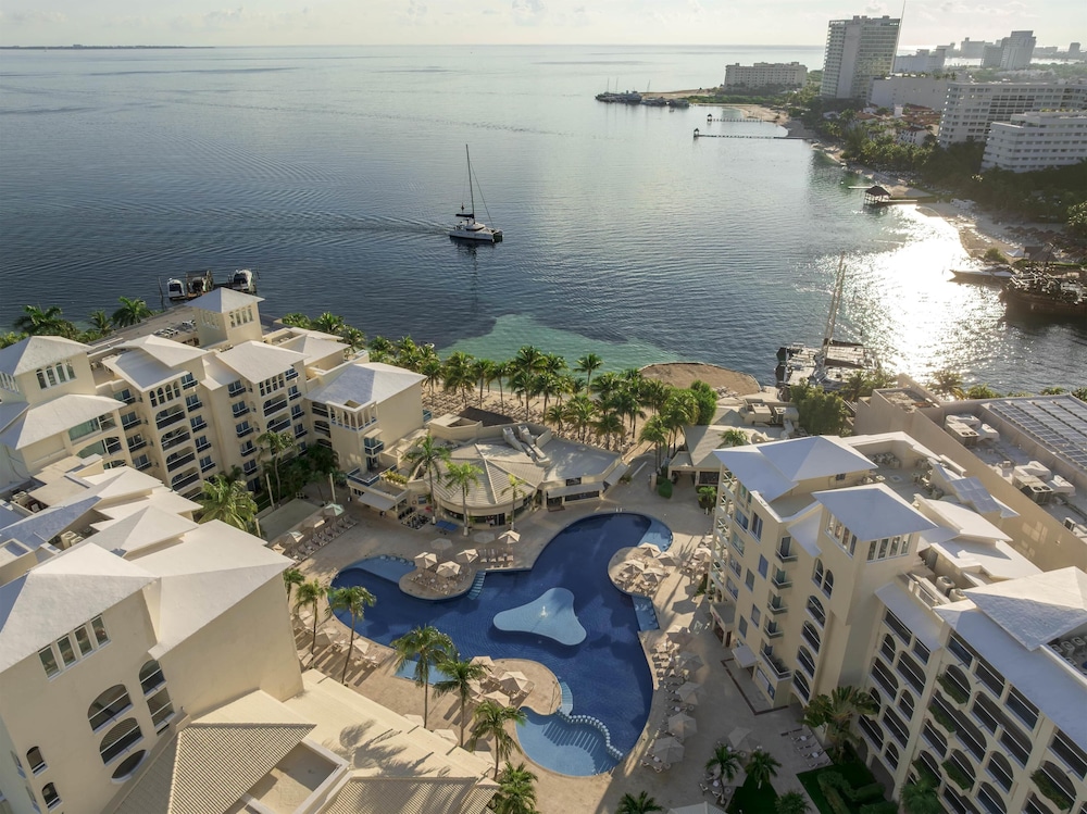 Occidental Costa Cancún All Inclusive — Swimming pool in Cancun, Quintana Roo