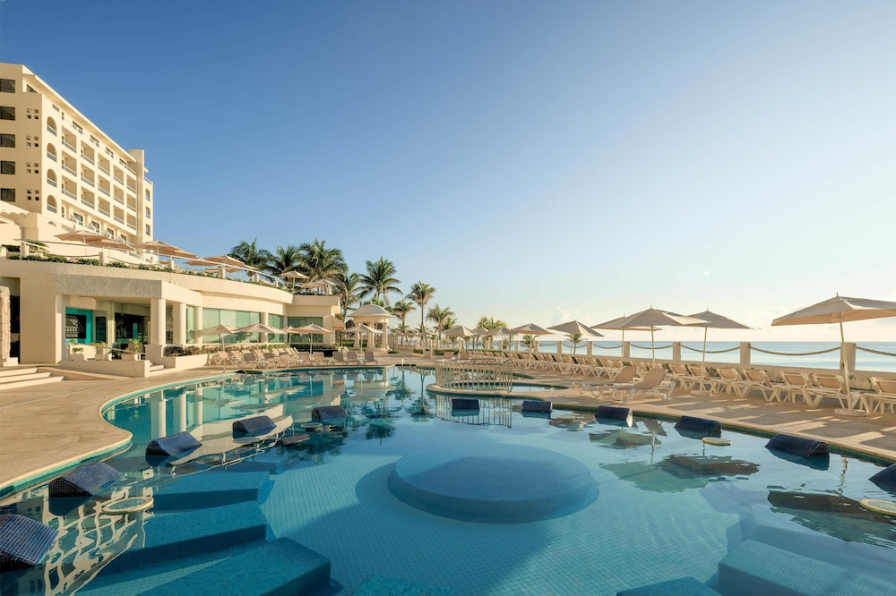 Occidental Tucancún All Inclusive — Swimming pool in Cancun, Quintana Roo