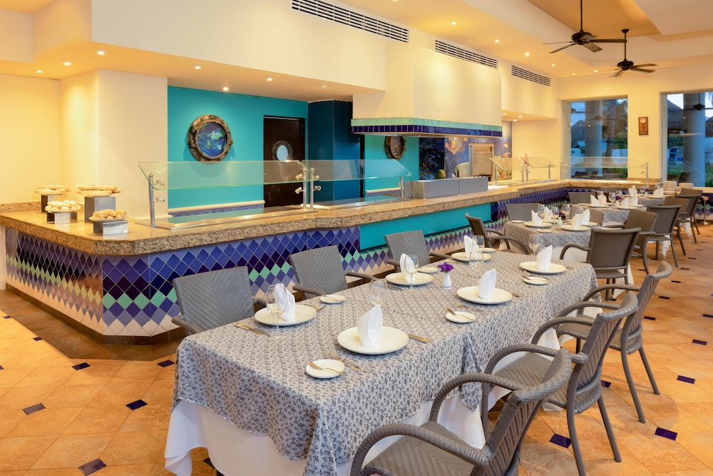 Occidental Tucancún All Inclusive — Restaurant & bars in Cancun, Quintana Roo