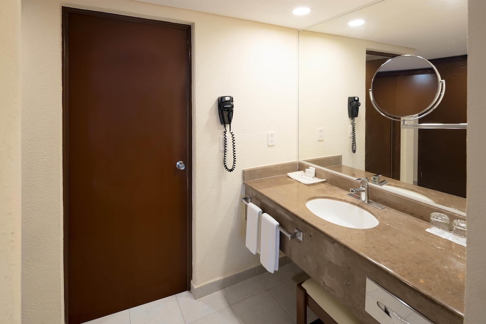 Occidental Tucancún All Inclusive — Hotel rooms in Cancun, Quintana Roo