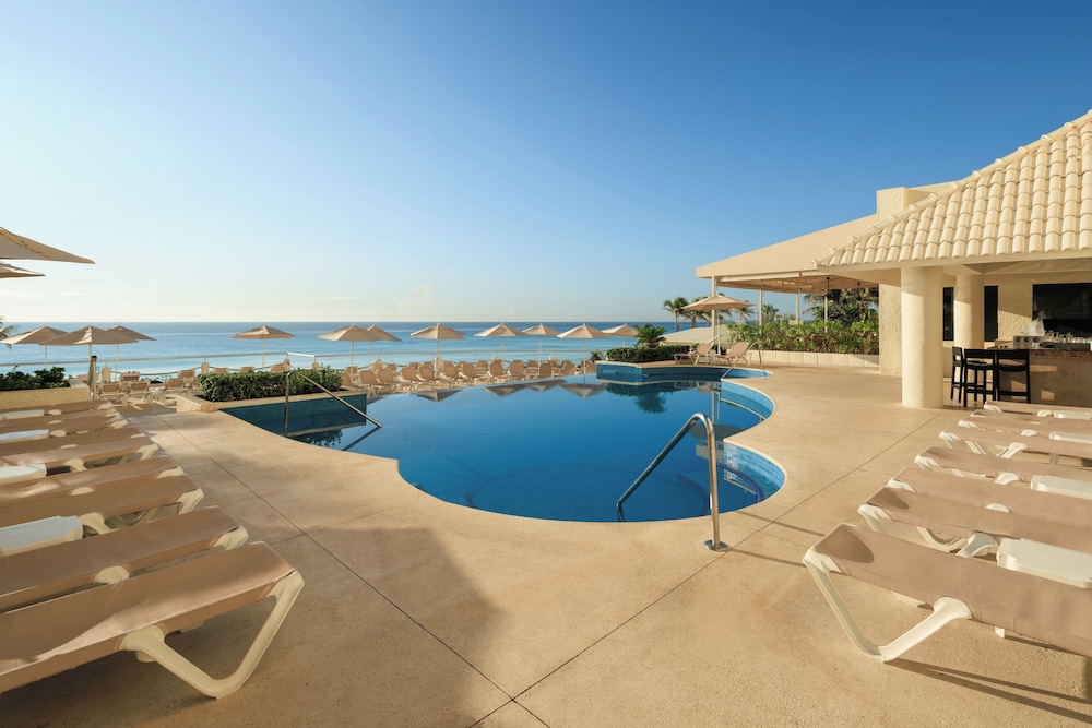Occidental Tucancún All Inclusive — Swimming pool in Cancun, Quintana Roo