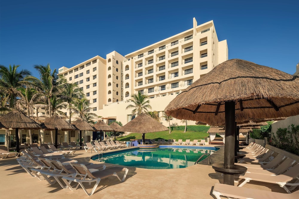 Occidental Tucancún All Inclusive — Hotel building in Cancun, Quintana Roo