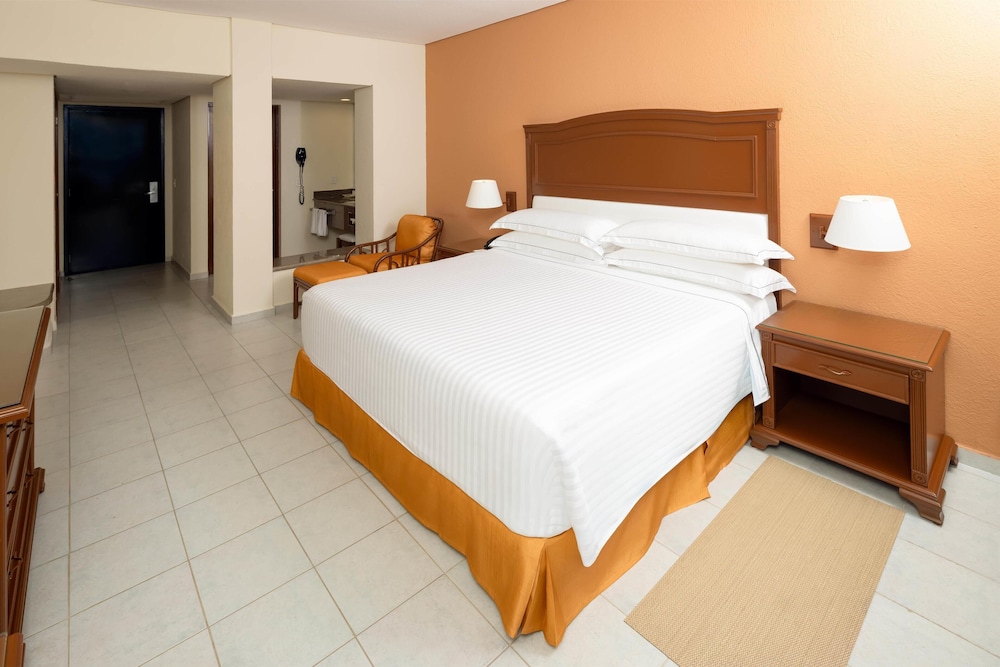 Occidental Tucancún All Inclusive — Hotel rooms in Cancun, Quintana Roo
