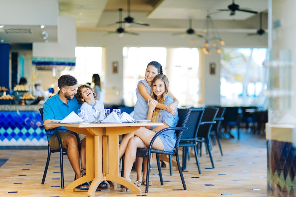 Occidental Tucancún All Inclusive — Restaurant & bars in Cancun, Quintana Roo