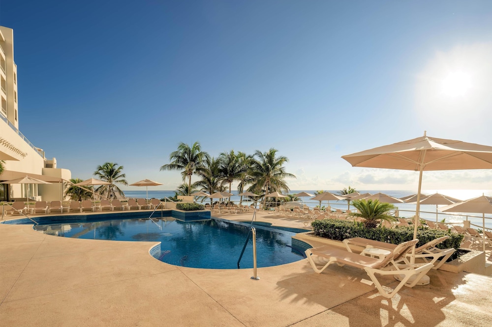 Occidental Tucancún All Inclusive — Swimming pool in Cancun, Quintana Roo