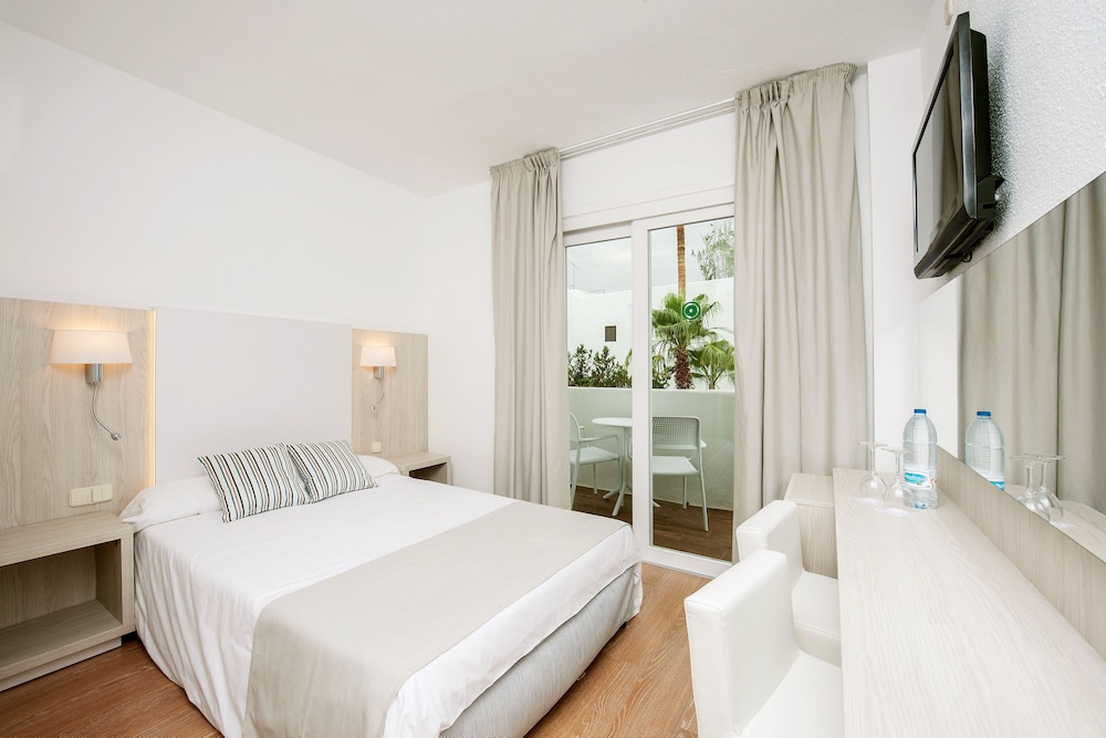Sentido Fido Tucan - Adults Only — Hotel rooms in Cala d´Or, Balearic Islands