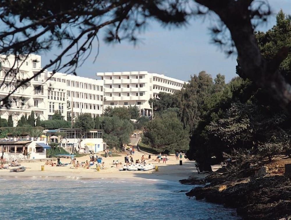 Sentido Fido Tucan - Adults Only — Beach in Cala d´Or, Balearic Islands