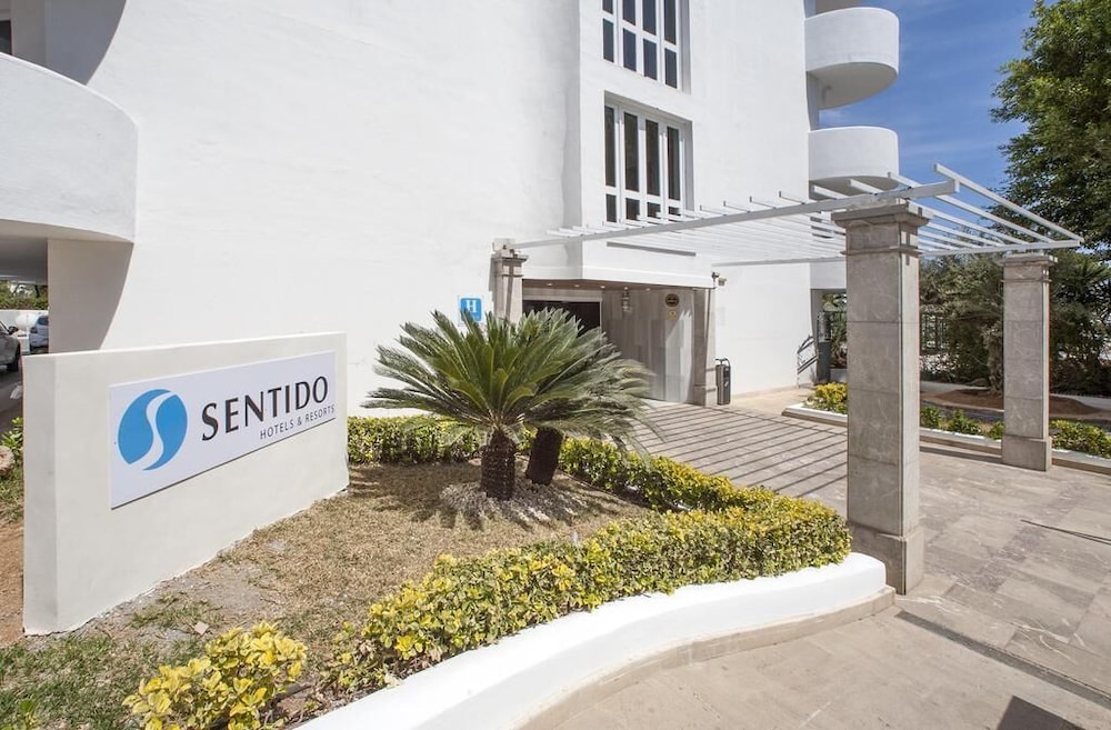 Sentido Fido Tucan - Adults Only — Hotel building in Cala d´Or, Balearic Islands