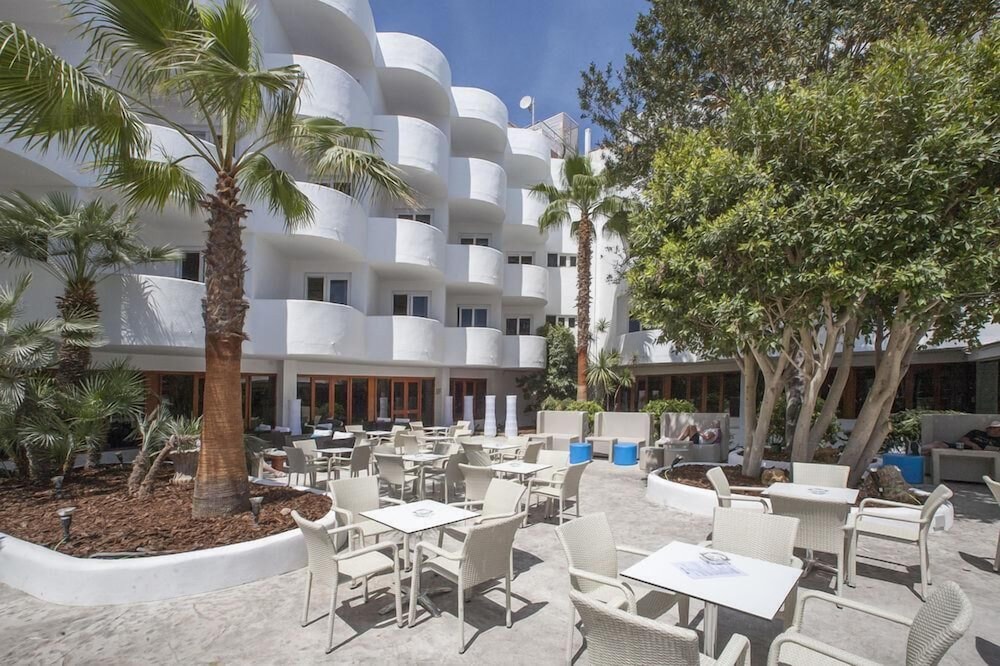 Sentido Fido Tucan - Adults Only — Hotel building in Cala d´Or, Balearic Islands