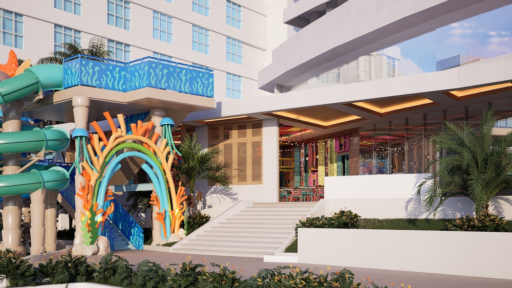 Beach Palace Family Resort & Spa - All-Inclusive — Hotel building in Cancun, Quintana Roo