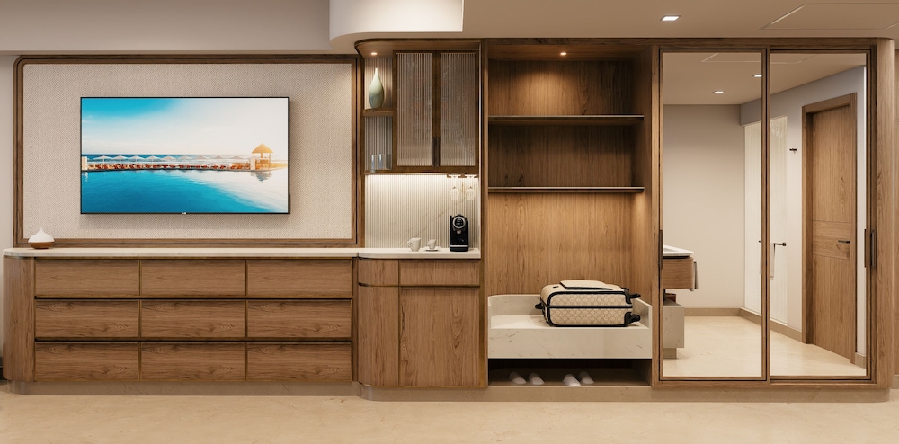Beach Palace Family Resort & Spa - All-Inclusive — Hotel rooms in Cancun, Quintana Roo
