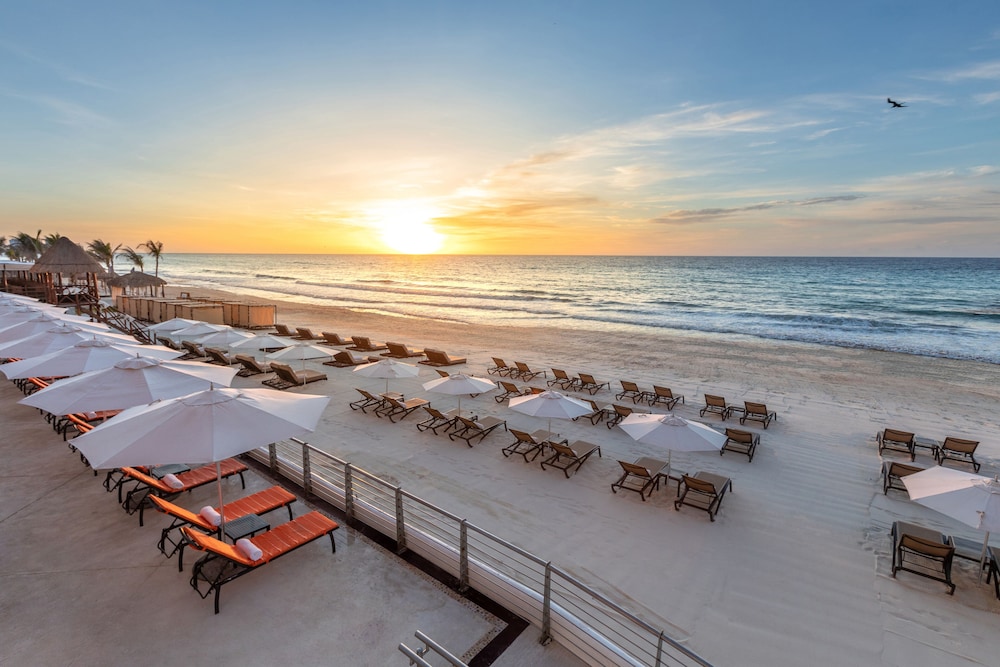 Beach Palace Family Resort & Spa - All-Inclusive — Beach in Cancun, Quintana Roo