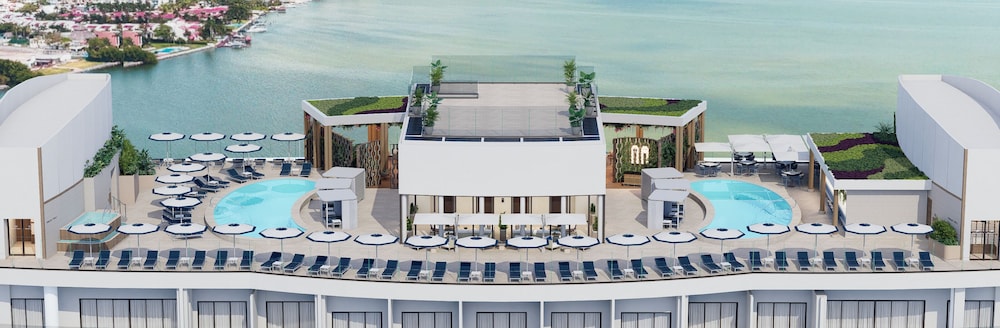 Beach Palace Family Resort & Spa - All-Inclusive — Hotel building in Cancun, Quintana Roo