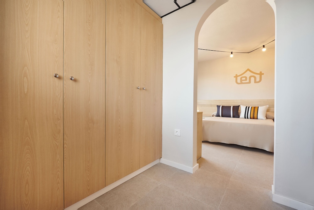 tent Torremolinos — Hotel rooms in Torremolinos, Andalusia
