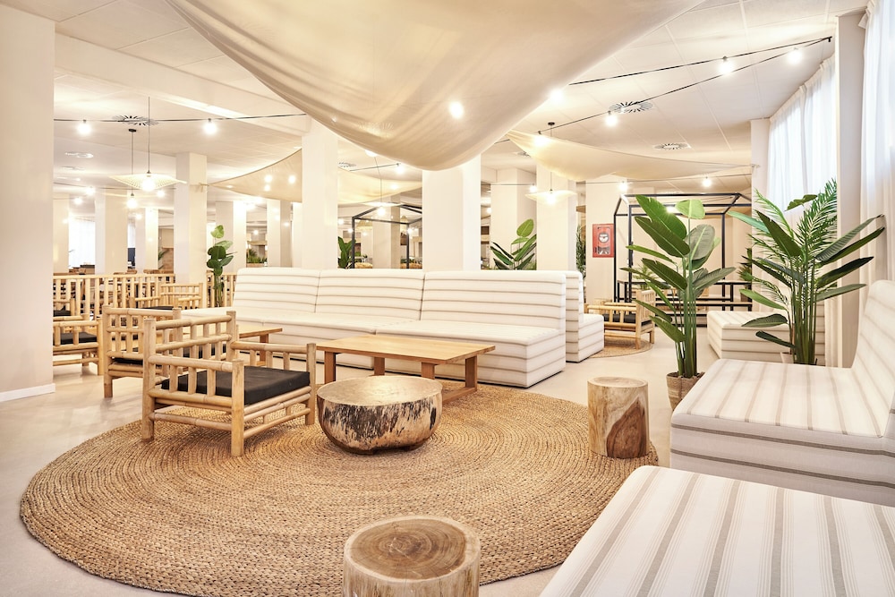 tent Torremolinos — Restaurant & bars in Torremolinos, Andalusia