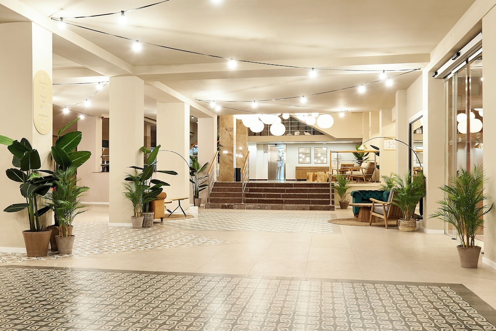tent Torremolinos — Hotel building in Torremolinos, Andalusia