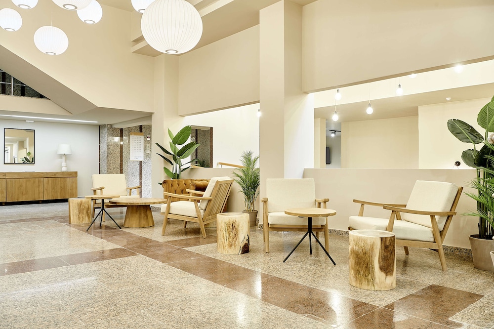 tent Torremolinos — Hotel building in Torremolinos, Andalusia