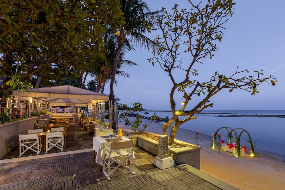 Centara Villas Samui — Restaurant & bars in Na Mueang, Surat Thani