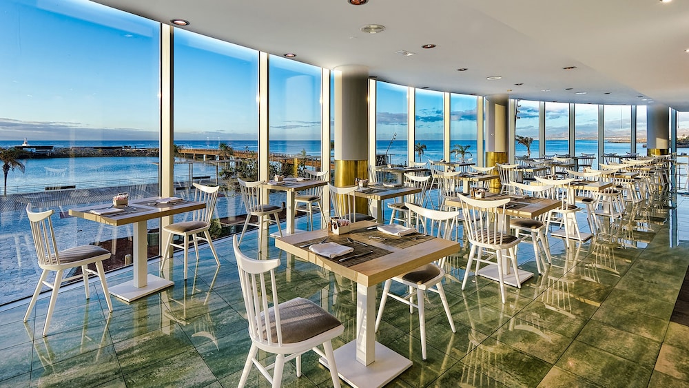 Arrecife Gran Hotel & Spa — Restaurant & bars in Arrecife, Canary Islands