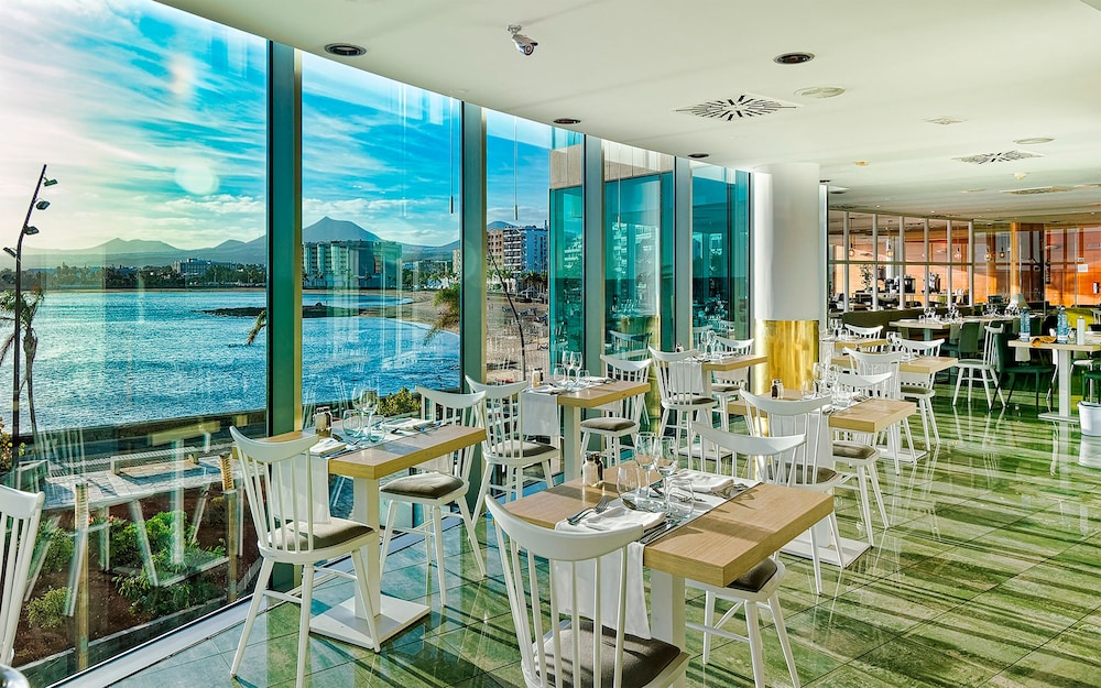 Arrecife Gran Hotel & Spa — Restaurant & bars in Arrecife, Canary Islands