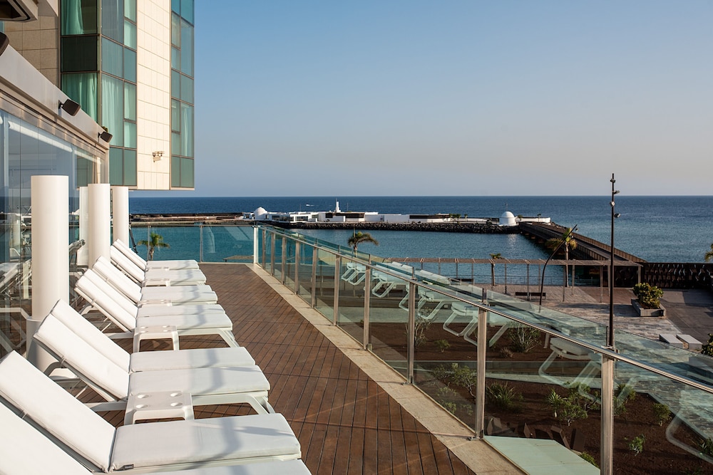 Arrecife Gran Hotel & Spa — Hotel building in Arrecife, Canary Islands
