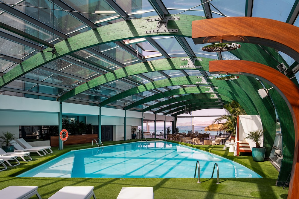 Arrecife Gran Hotel & Spa — Swimming pool in Arrecife, Canary Islands