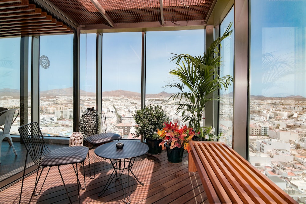 Arrecife Gran Hotel & Spa — Hotel building in Arrecife, Canary Islands