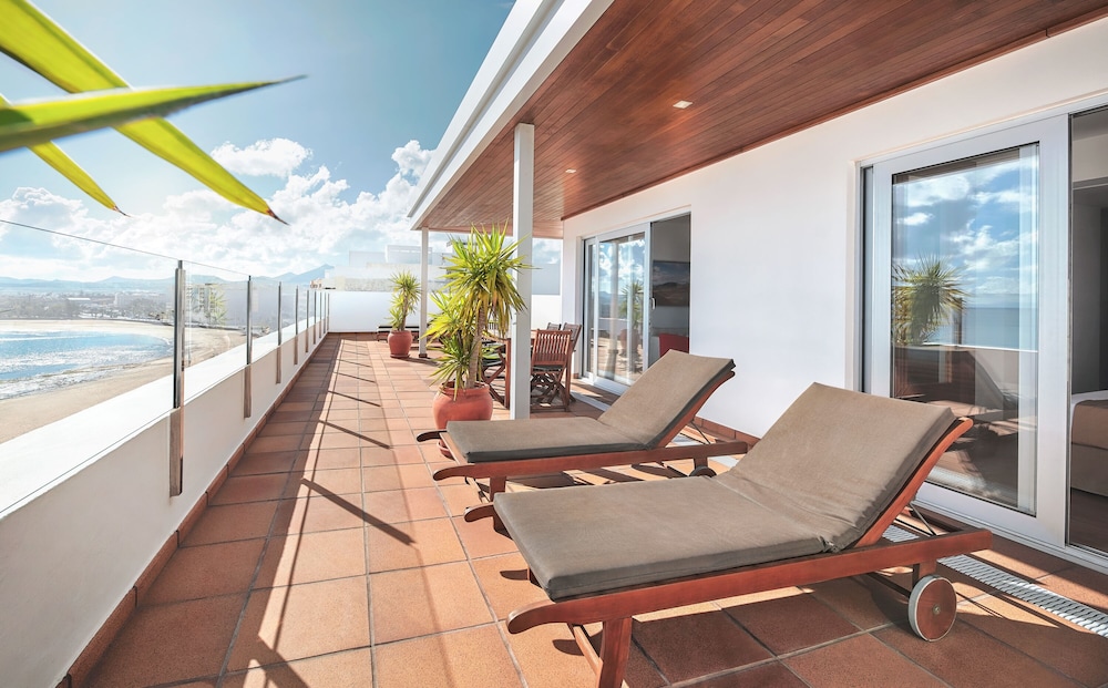 Hotel Lancelot — Hotel building in Arrecife, Canary Islands